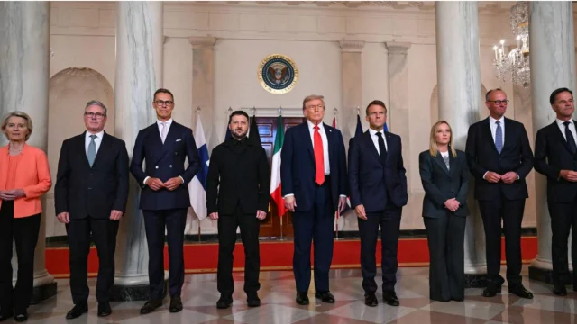 HEIMUR Á HVERFANDI HVELI