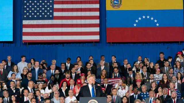 Leiksýning Trumps í Karíbahafi
