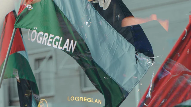 Leynilögreglan og lygar meginstraumsmiðla