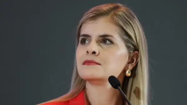 Costa Rica rekur utanríkisráðherra; Íran ræðst á umboðsmenn Mossad mitt í spennu við Bandaríkin