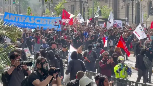 Lögregla í Chile gengur hart fram gegn stúdentagöngu gegn niðurskurði